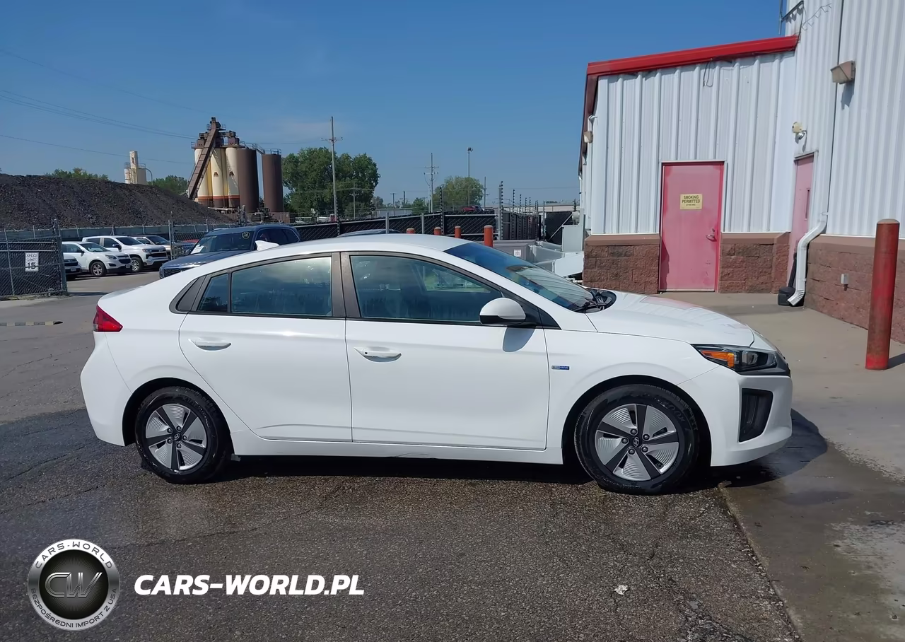 2020 Hyundai Ioniq Hybrid Blue VIN:KMHC65LC4LU233564 - 18