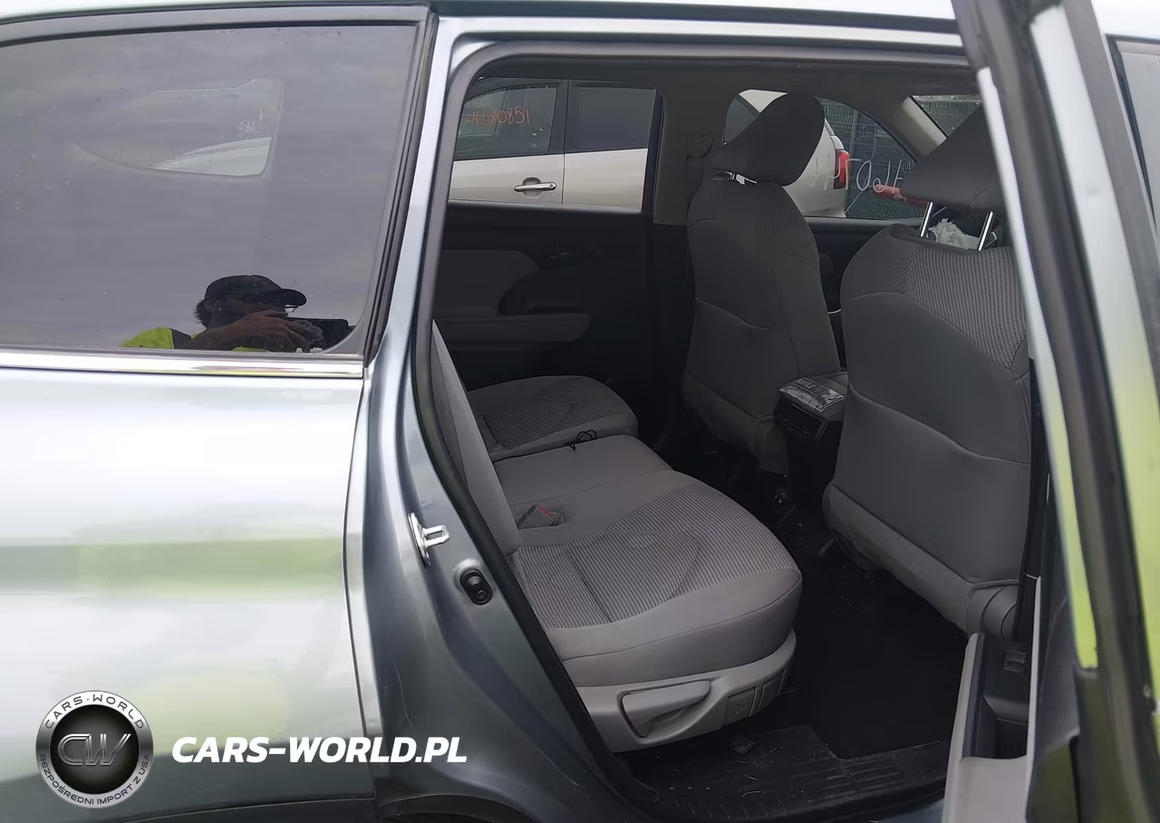 2024 Toyota Highlander Le VIN:5TDKDRAH2RS546203 - 8