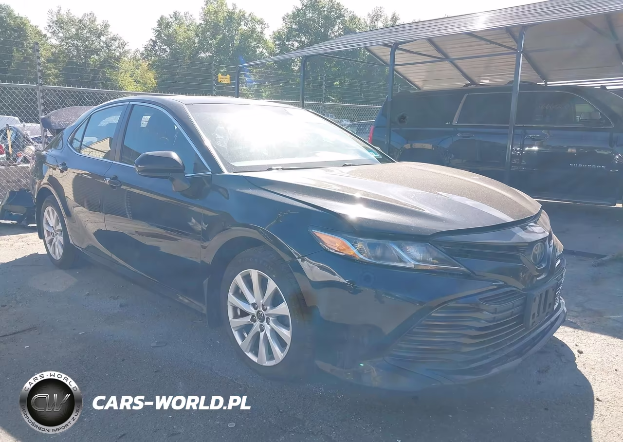 2020 Toyota Camry Le – zdjęcie 1 z 16