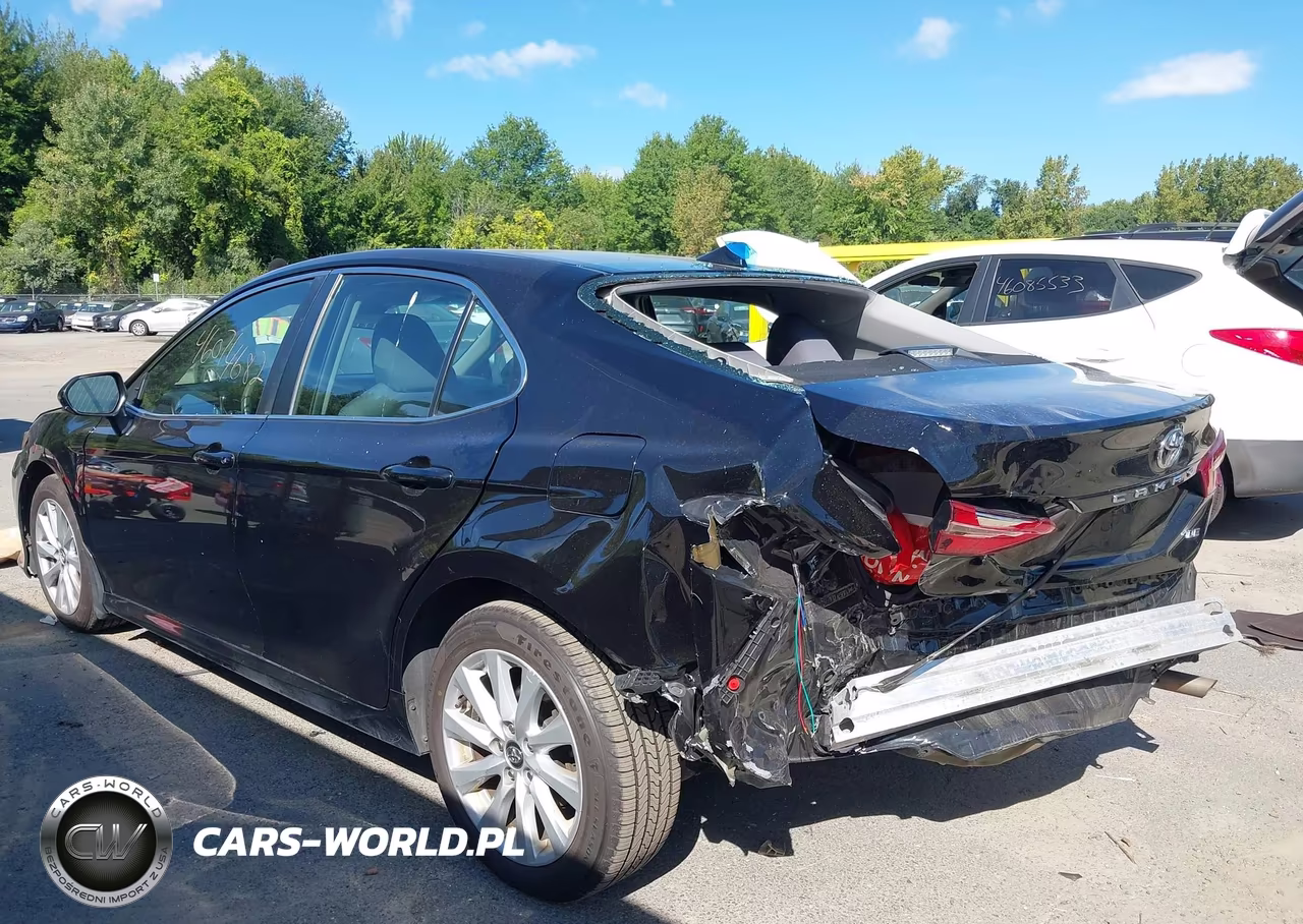 2020 Toyota Camry Le VIN:4T1C11AK4LU337554 - 3