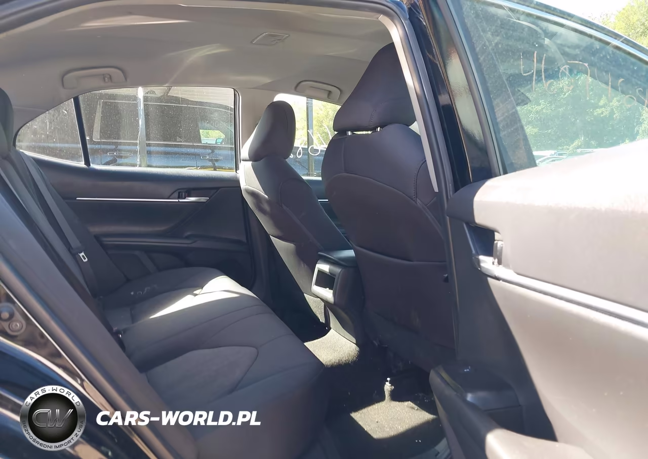 2020 Toyota Camry Le VIN:4T1C11AK4LU337554 - 8