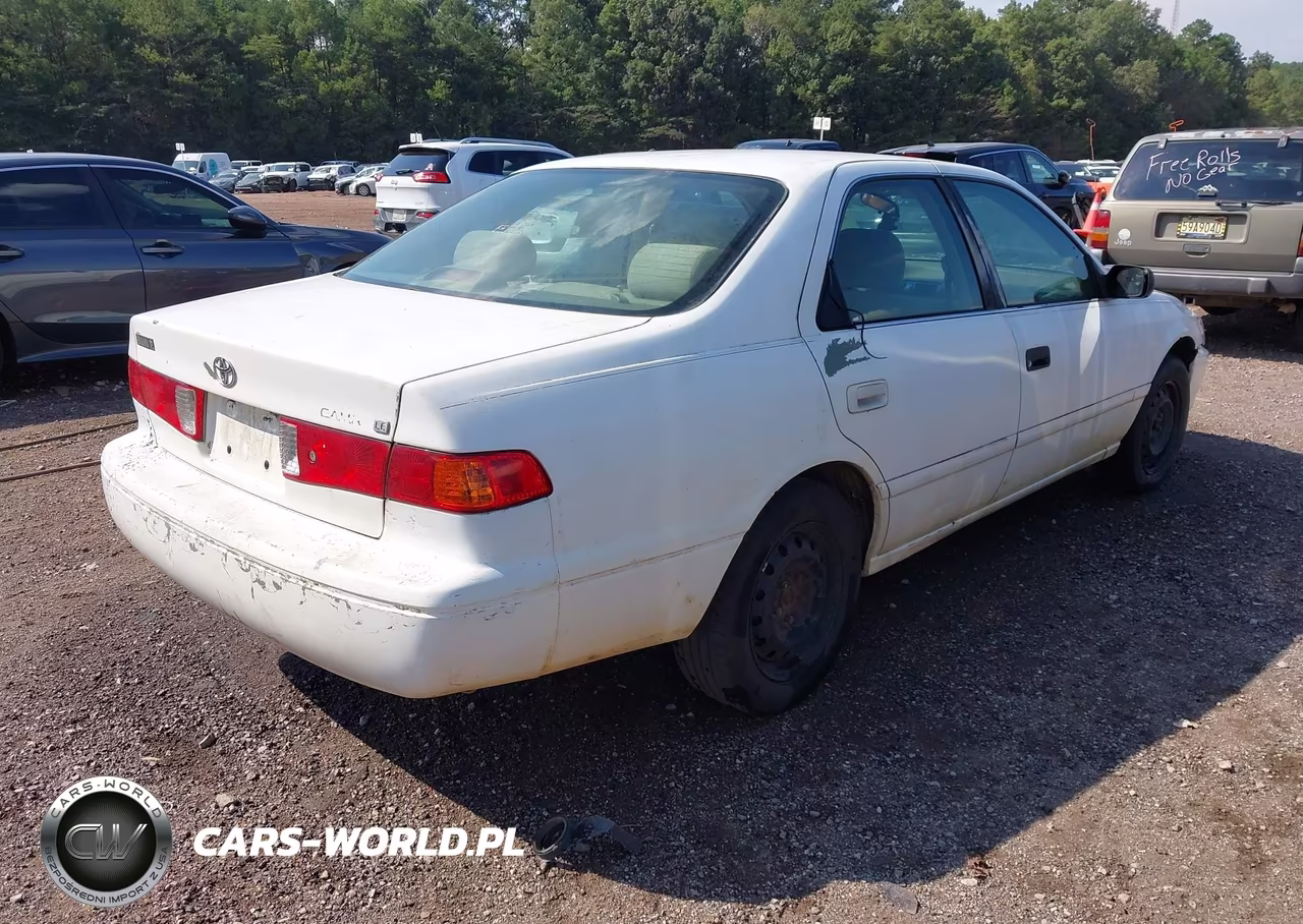 2001 Toyota Camry Le VIN:4T1BG22K31U822621 - 4