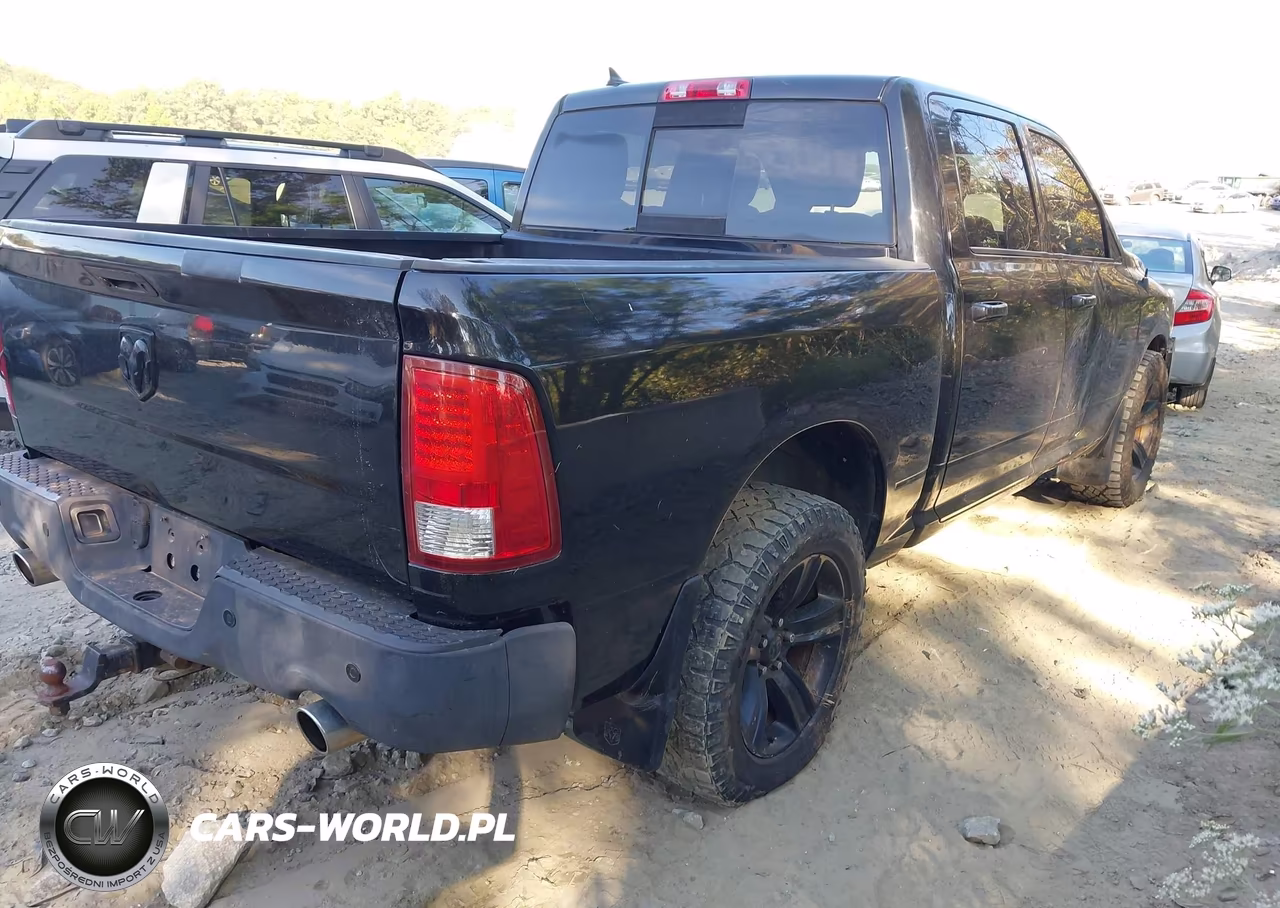 2016 Ram 1500 Sport VIN:1C6RR7MT7GS272139 - 4