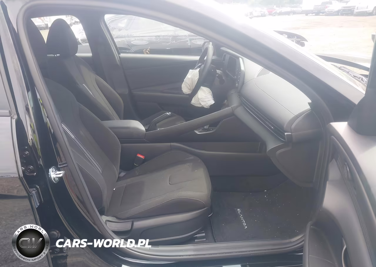 2026 Hyundai Elantra Sel Sport VIN:KMHLM4DG9TU224022 - 5