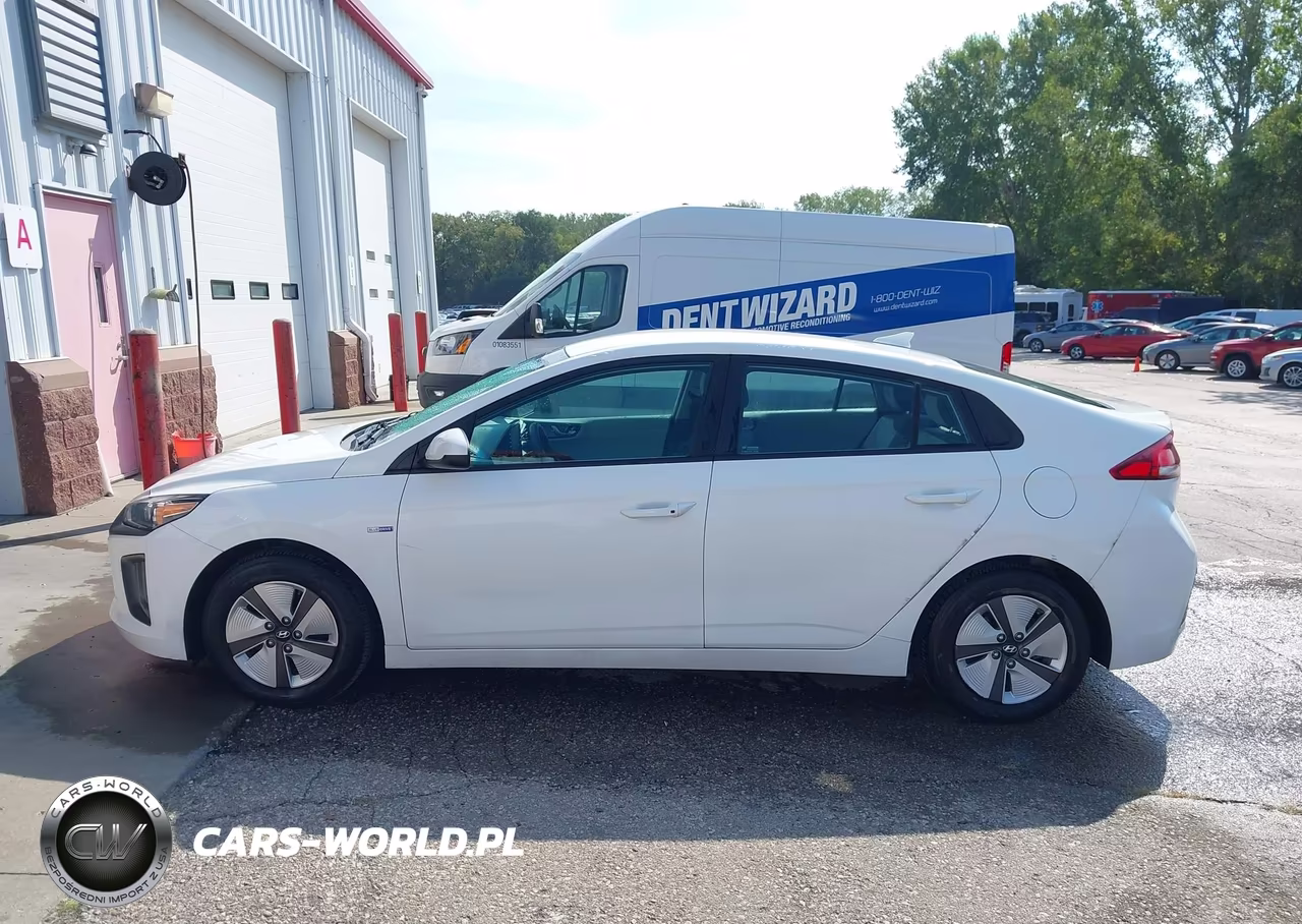 2020 Hyundai Ioniq Hybrid Blue VIN:KMHC65LC2LU233482 - 19