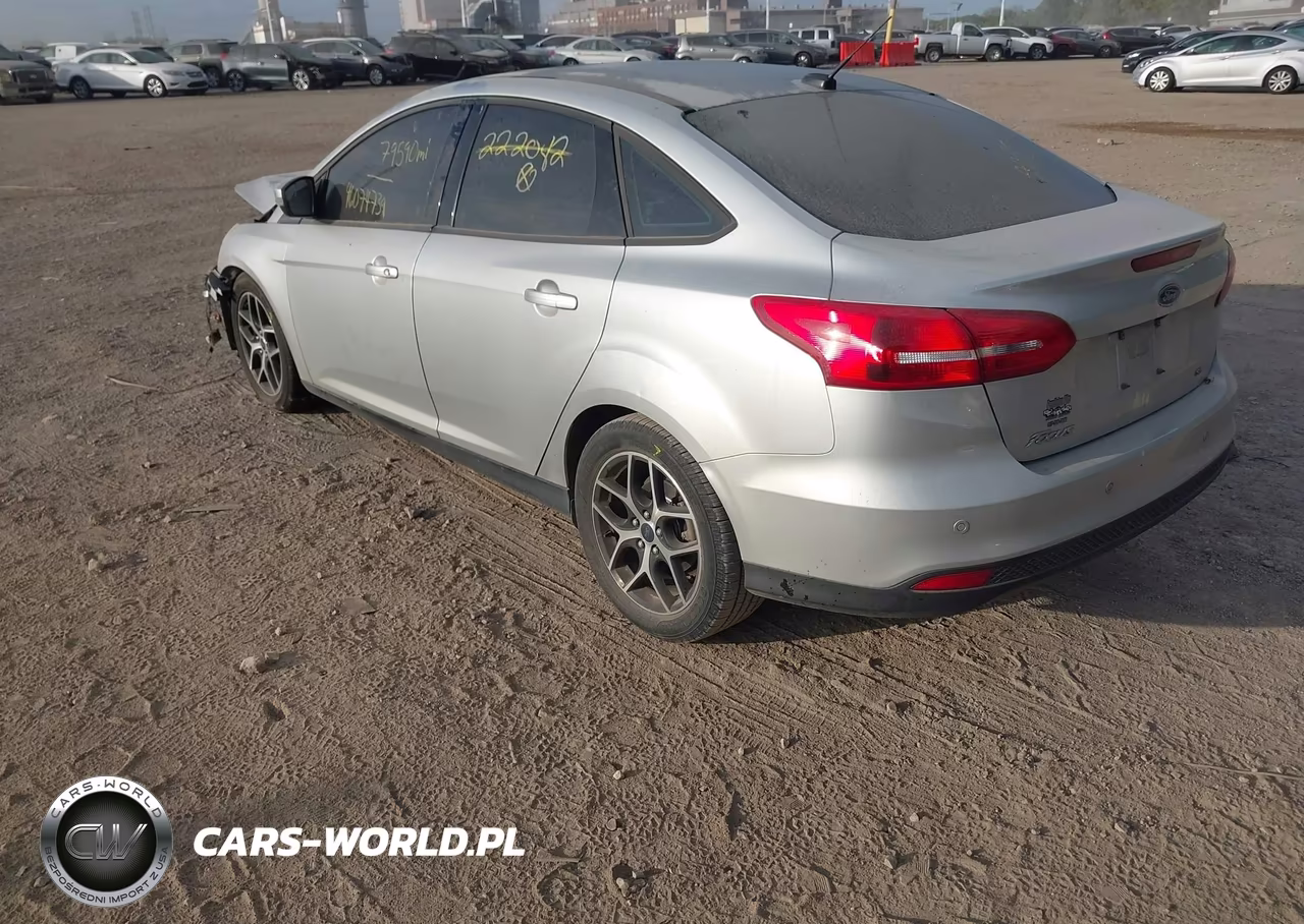 2018 Ford Focus Sel VIN:1FADP3H23JL222042 - 3