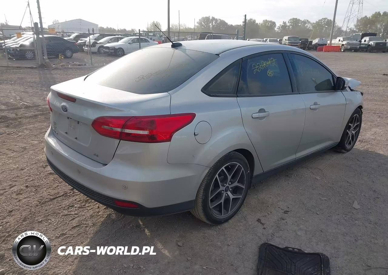 2018 Ford Focus Sel VIN:1FADP3H23JL222042 - 4