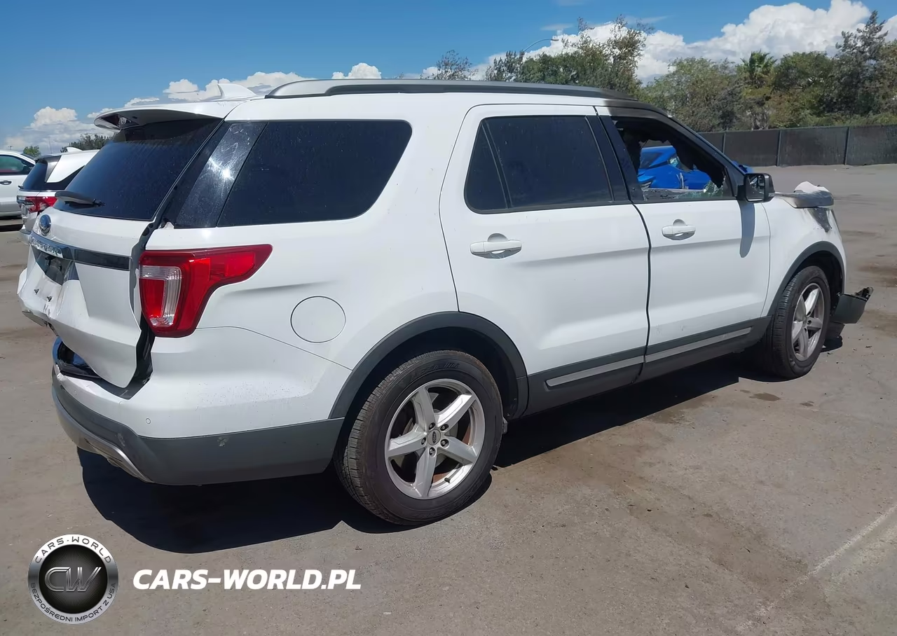 2017 Ford Explorer Xlt VIN:1FM5K7D84HGD55583 - 4
