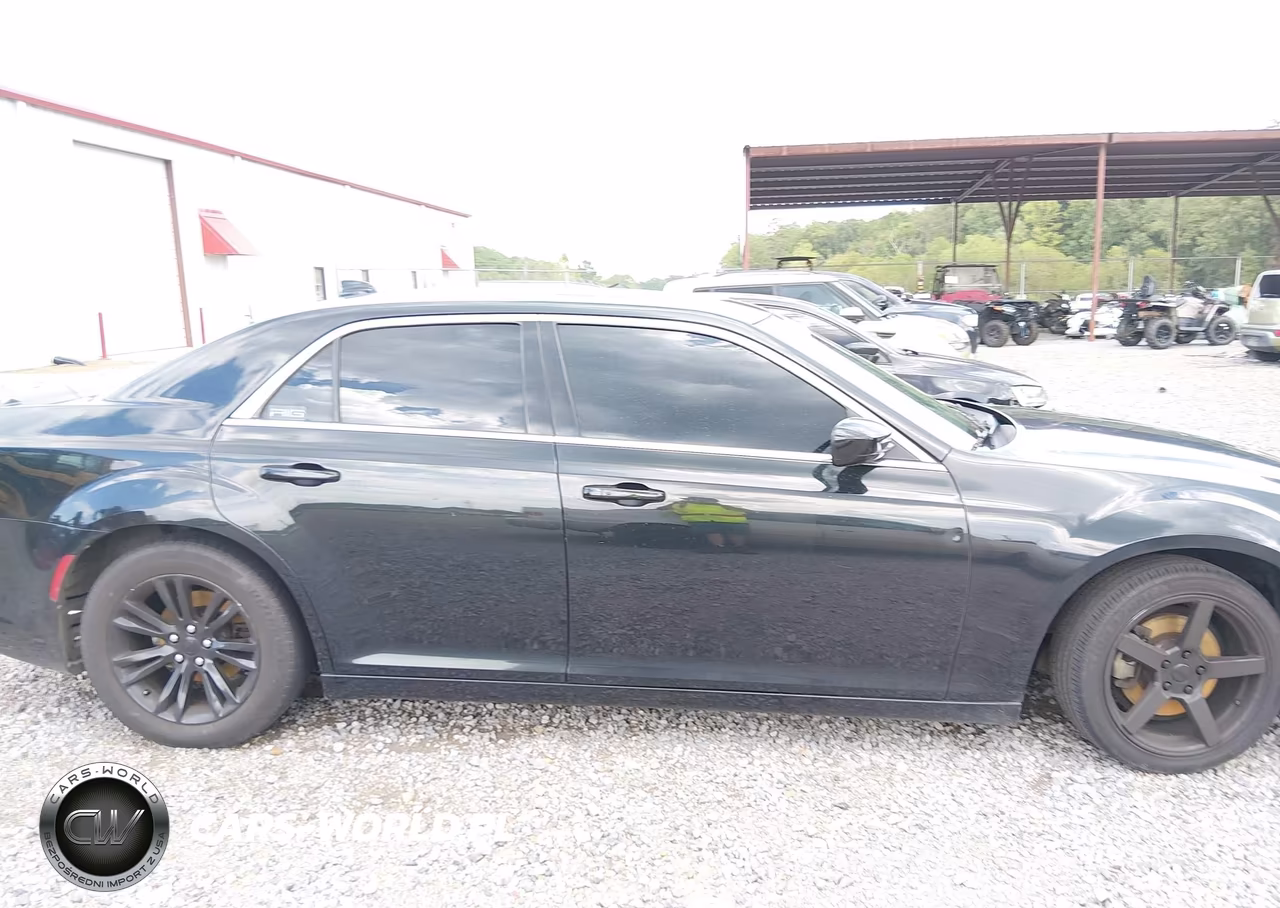 2016 Chrysler 300 Anniversary Edition VIN:2C3CCAAG1GH244014 - 13