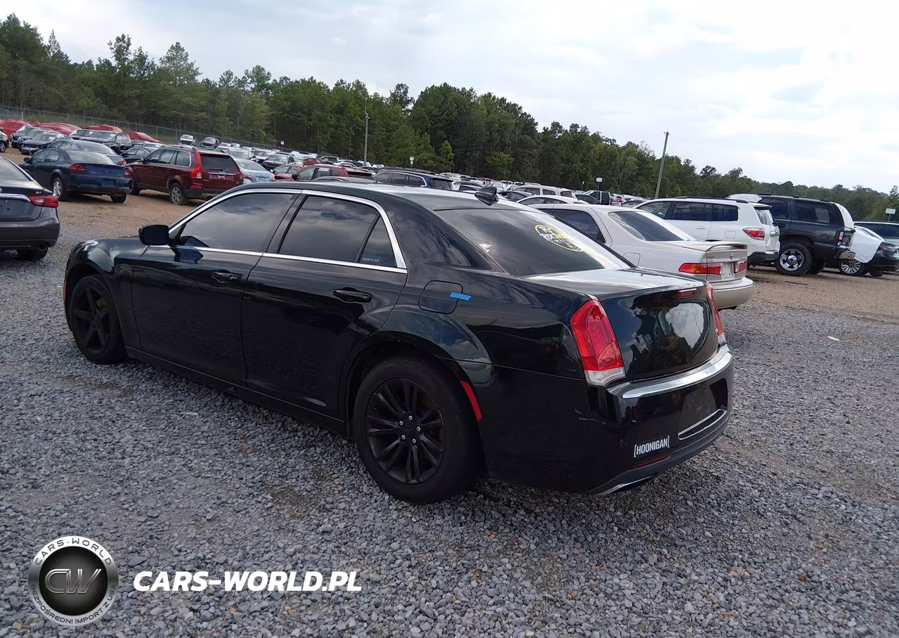 2016 Chrysler 300 Anniversary Edition VIN:2C3CCAAG1GH244014 - 3