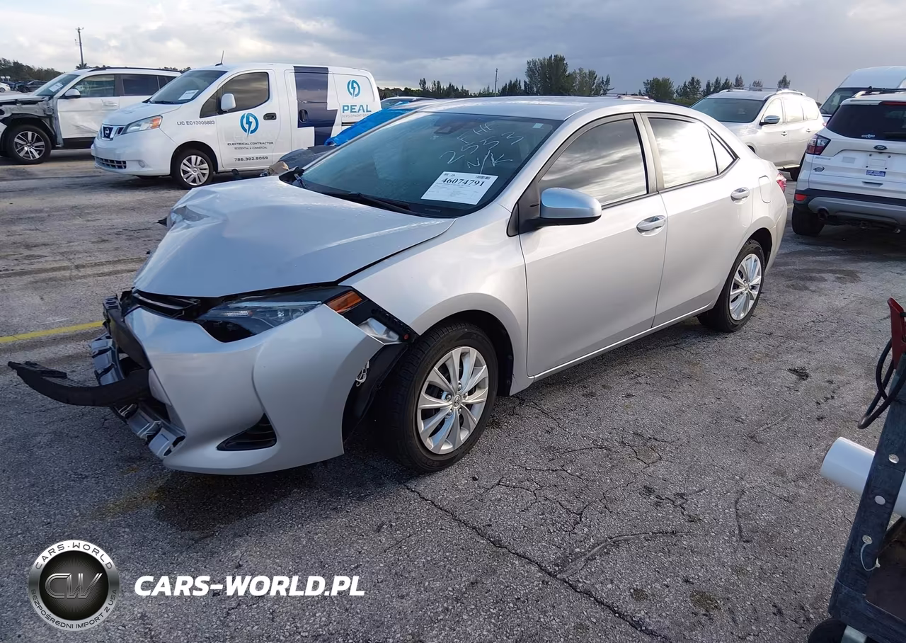 2018 Toyota Corolla Le VIN:5YFBURHE2JP852553 - 2