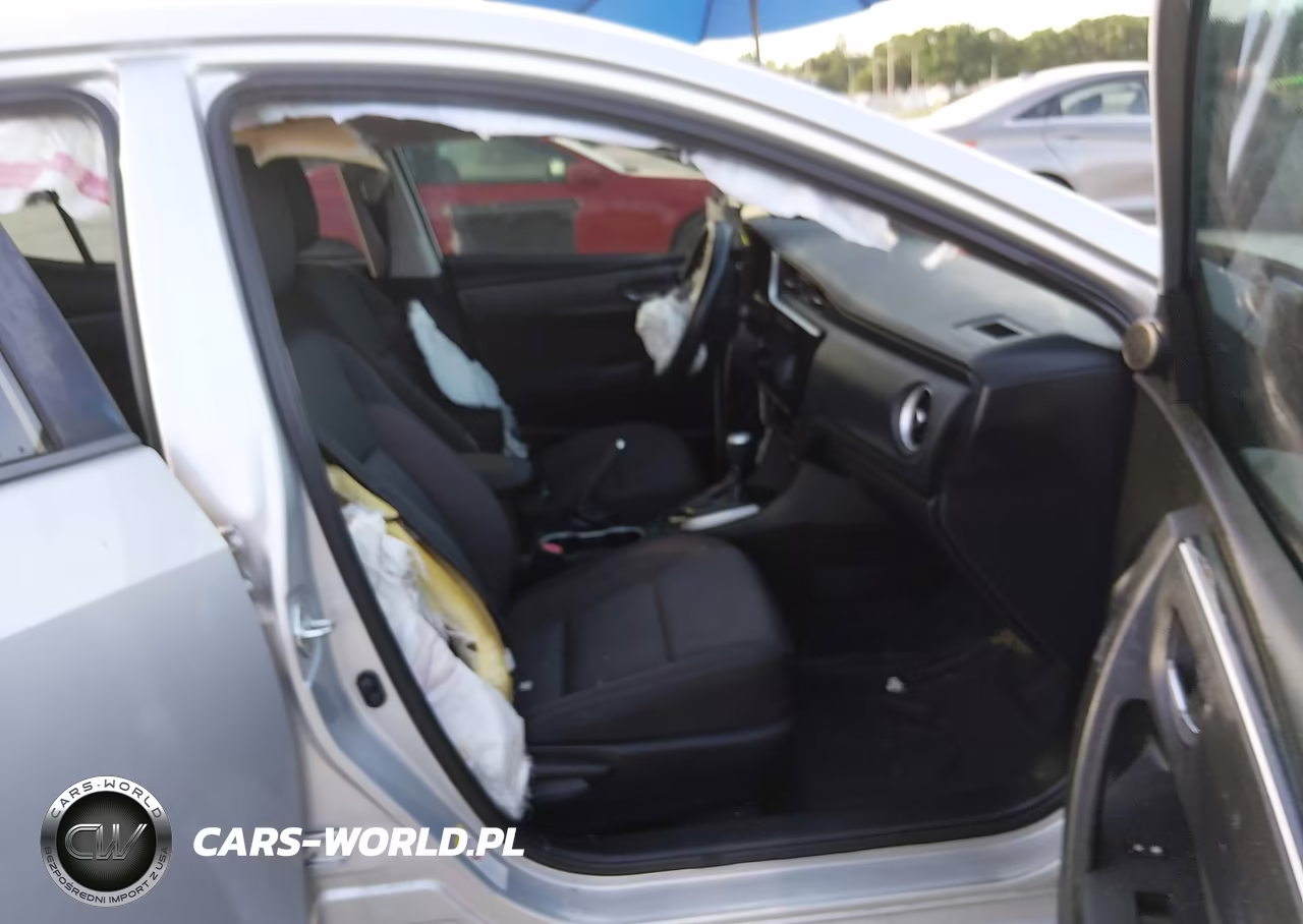 2018 Toyota Corolla Le VIN:5YFBURHE2JP852553 - 5