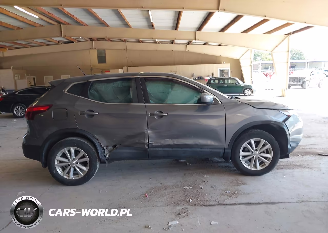2018 Nissan Rogue Sport S VIN:JN1BJ1CP0JW186208 - 14