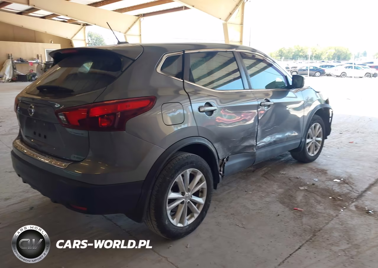 2018 Nissan Rogue Sport S VIN:JN1BJ1CP0JW186208 - 4