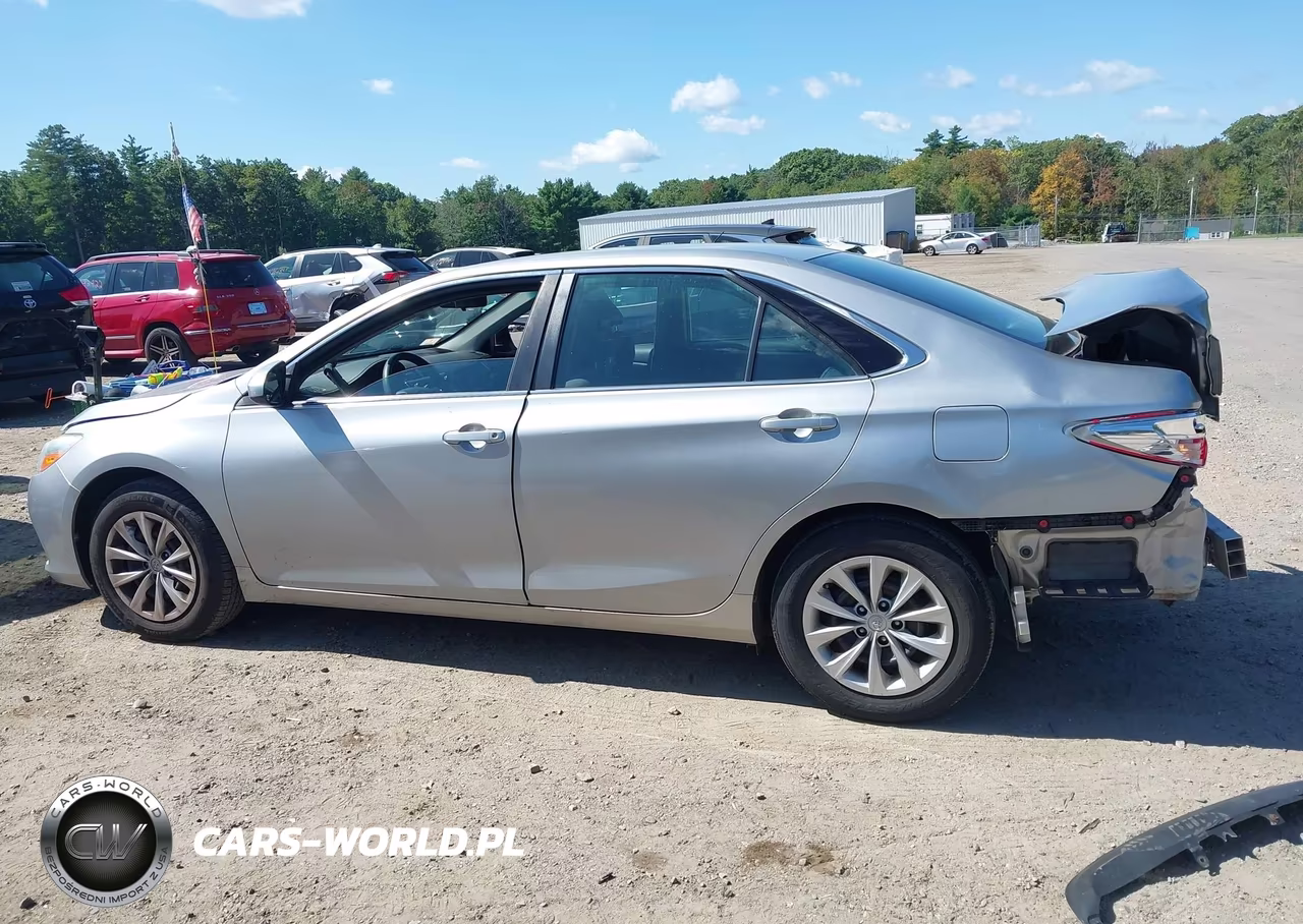 2016 Toyota Camry Le VIN:4T4BF1FK4GR540574 - 15