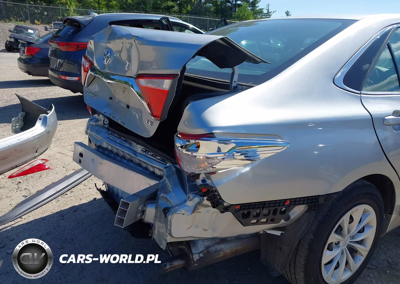 2016 Toyota Camry Le VIN:4T4BF1FK4GR540574 - 18