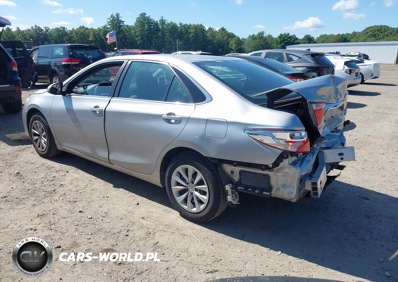 2016 Toyota Camry Le VIN:4T4BF1FK4GR540574 - 3