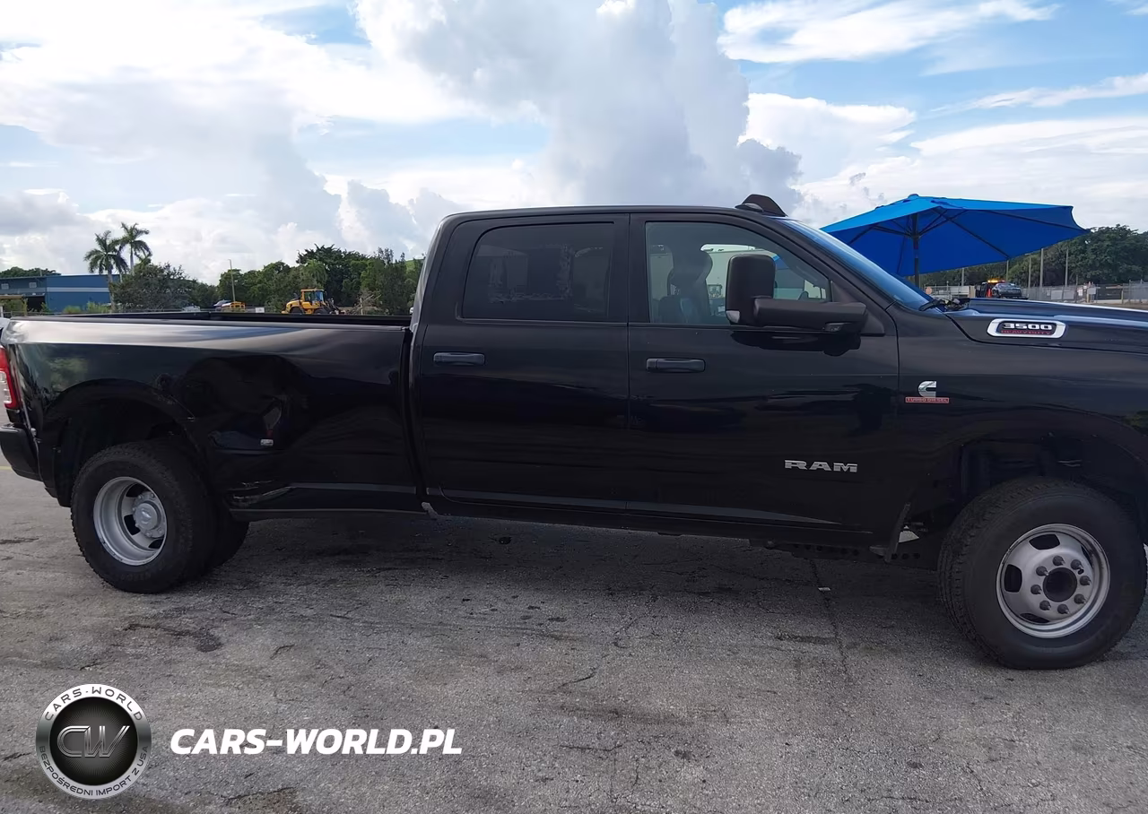 2022 Ram 3500 Tradesman 4X4 8' Box VIN:3C63RRGL5NG420483 - 11
