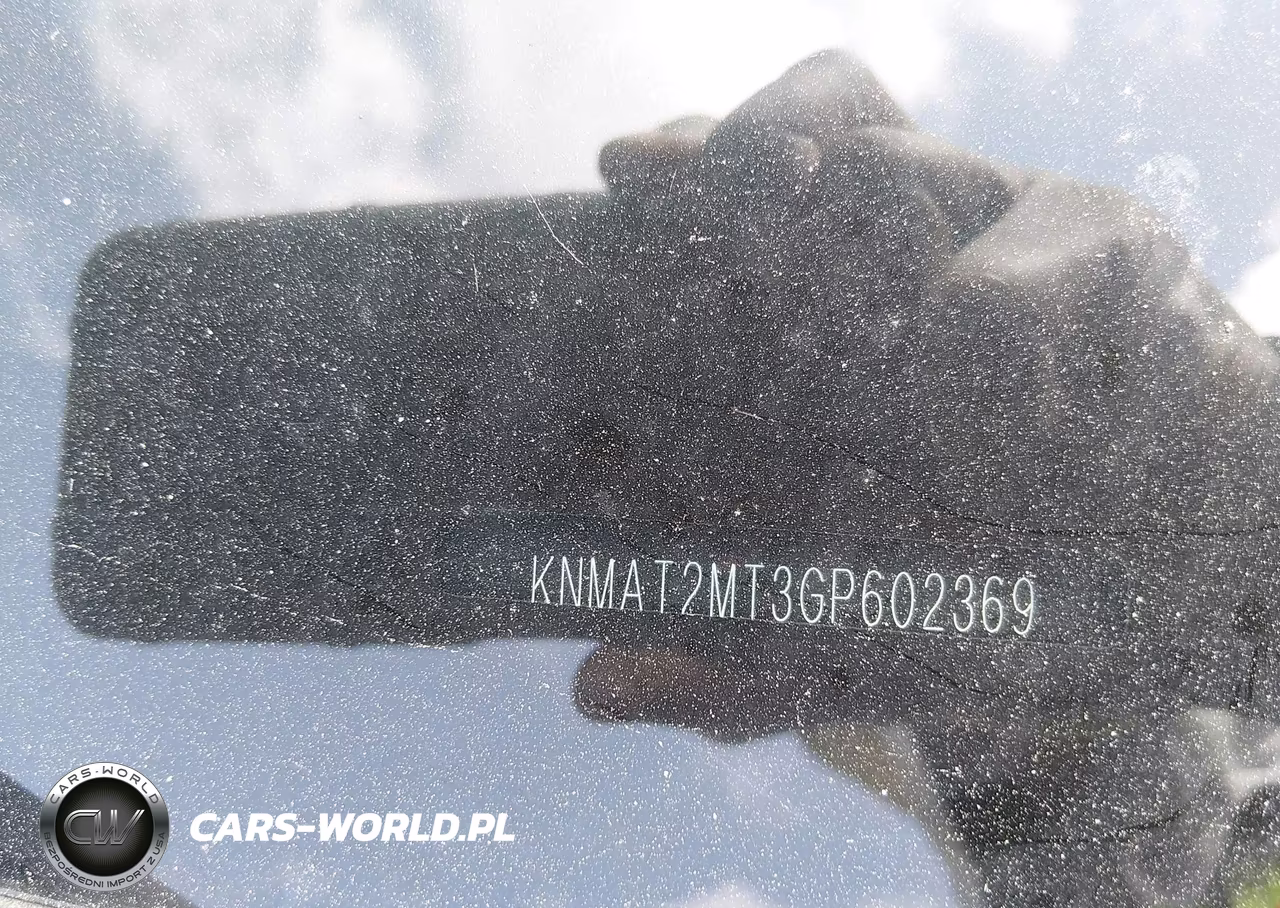 2016 Nissan Rogue S VIN:KNMAT2MT3GP602369 - 12