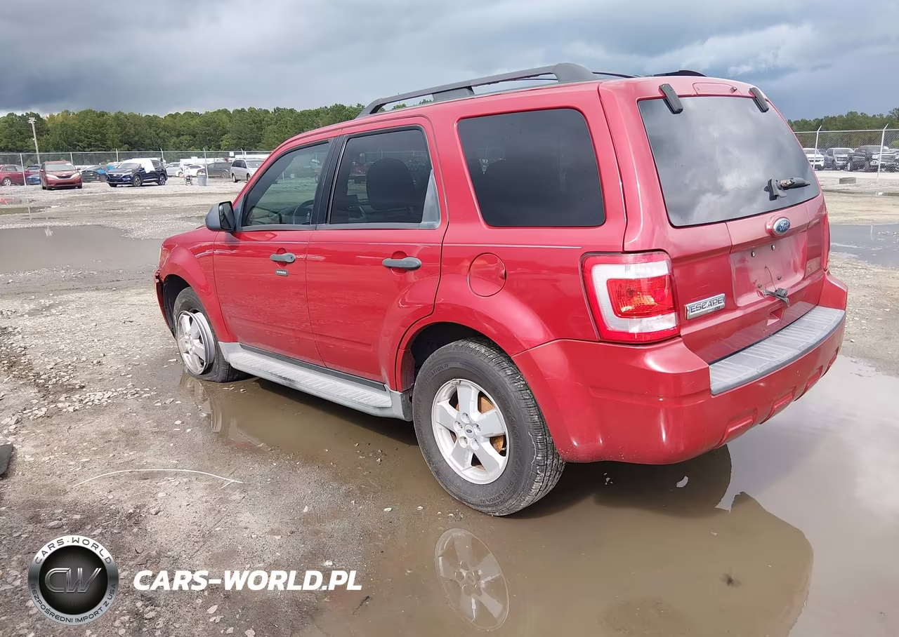 2010 Ford Escape Xlt VIN:1FMCU0D78AKA55757 - 3