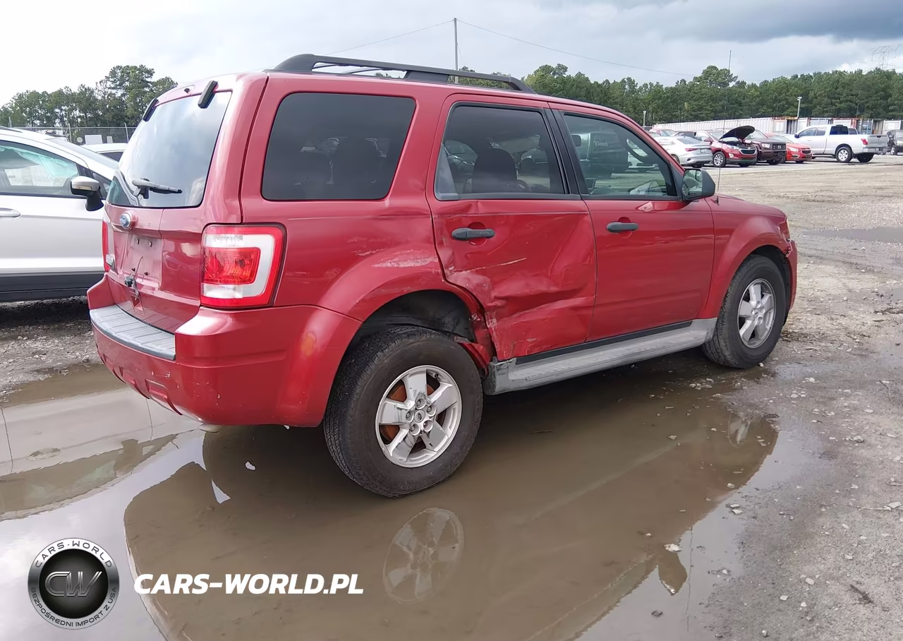 2010 Ford Escape Xlt VIN:1FMCU0D78AKA55757 - 4