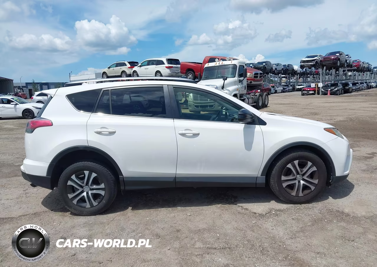 2018 Toyota Rav4 Le VIN:JTMBFREV1JJ194632 - 13