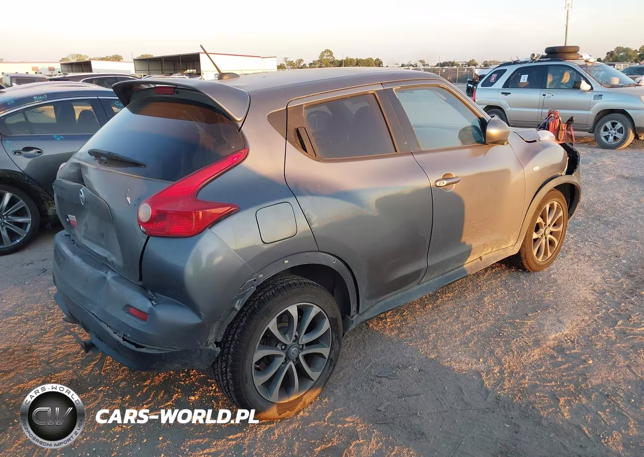 2011 Nissan Juke Sl VIN:JN8AF5MR5BT019786 - 4