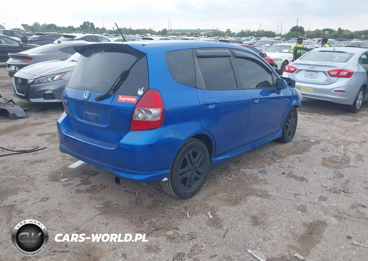 2007 Honda Fit Sport VIN:JHMGD37627S035196 - 4