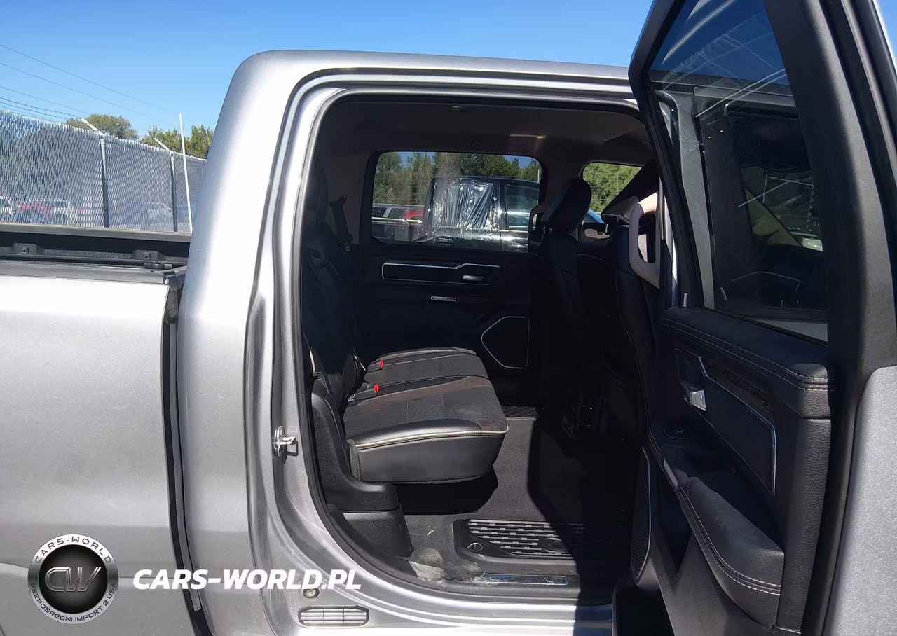 2019 Ram 1500 Laramie 4X4 6'4 Box VIN:1C6SRFRT7KN506307 - 8