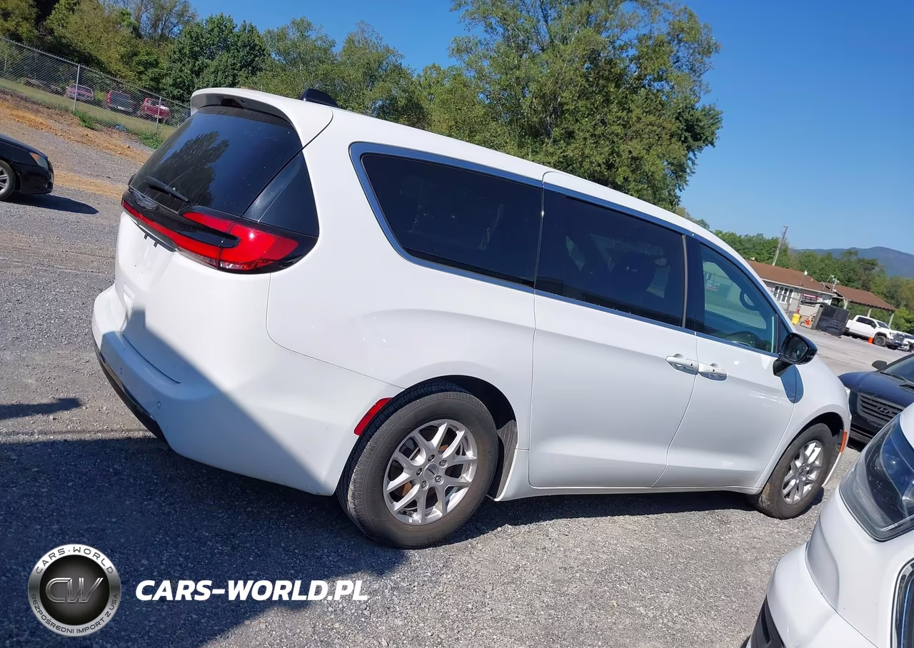 2025 Chrysler Pacifica Select VIN:2C4RC1BG2SR555989 - 14