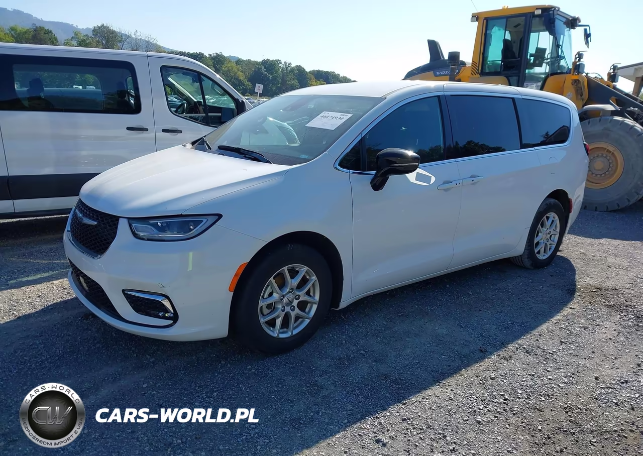 2025 Chrysler Pacifica Select VIN:2C4RC1BG2SR555989 - 2