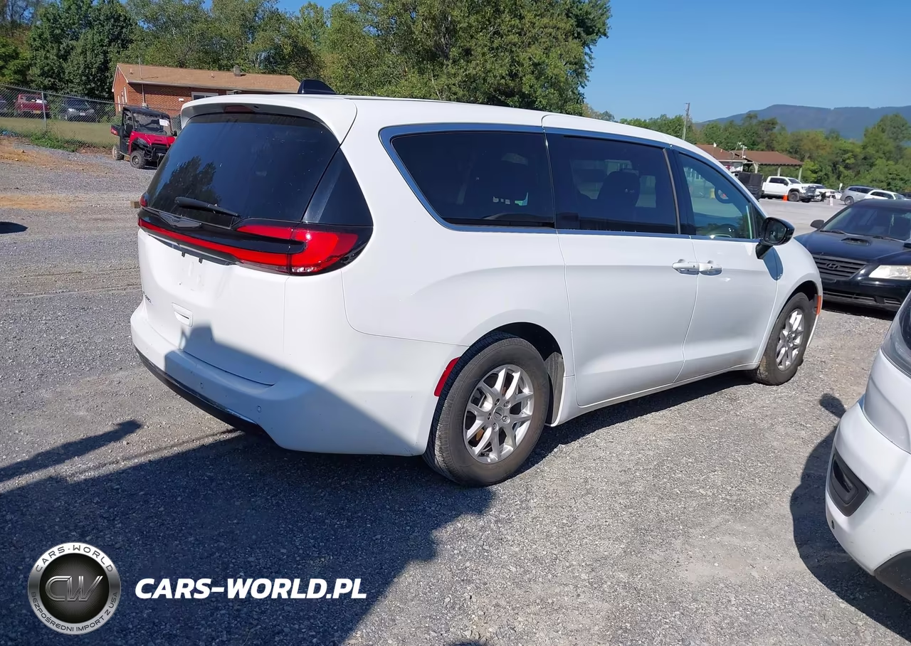 2025 Chrysler Pacifica Select VIN:2C4RC1BG2SR555989 - 4