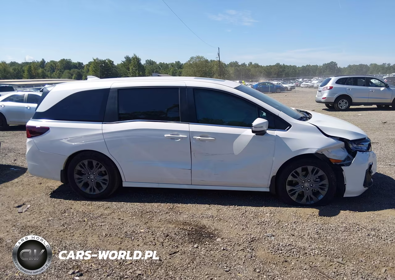 2025 Honda Odyssey Touring VIN:5FNRL6H81SB045707 - 13