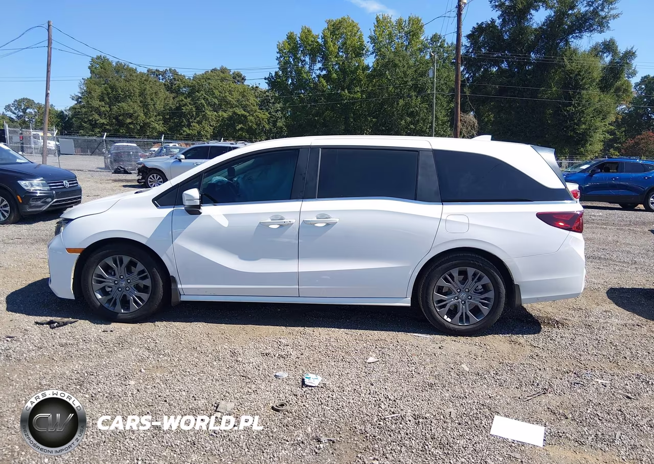 2025 Honda Odyssey Touring VIN:5FNRL6H81SB045707 - 14