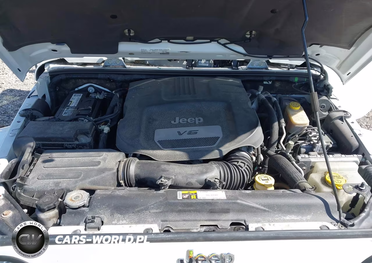 2015 Jeep Wrangler Unlimited Sahara VIN:1C4BJWEG2FL767144 - 10
