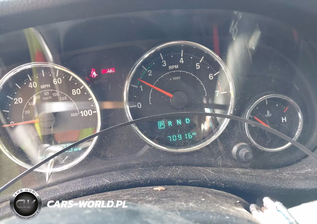 2015 Jeep Wrangler Unlimited Sahara VIN:1C4BJWEG2FL767144 - 7