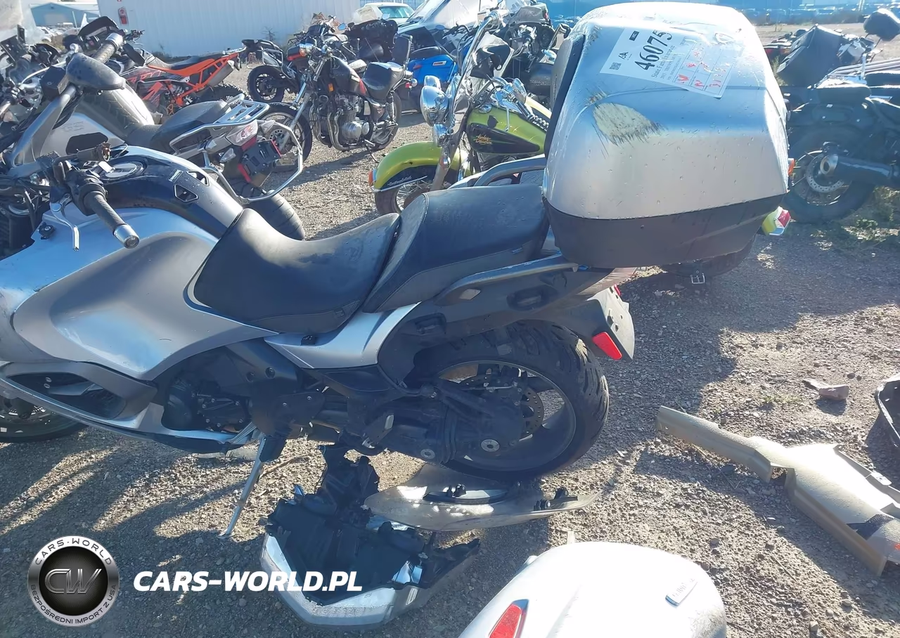 2013 Triumph Motorcycle Trophy Se VIN:SMTH02XK4DJ590940 - 16