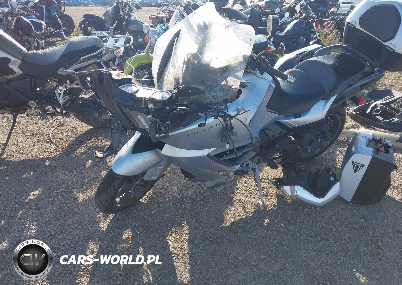 2013 Triumph Motorcycle Trophy Se VIN:SMTH02XK4DJ590940 - 2