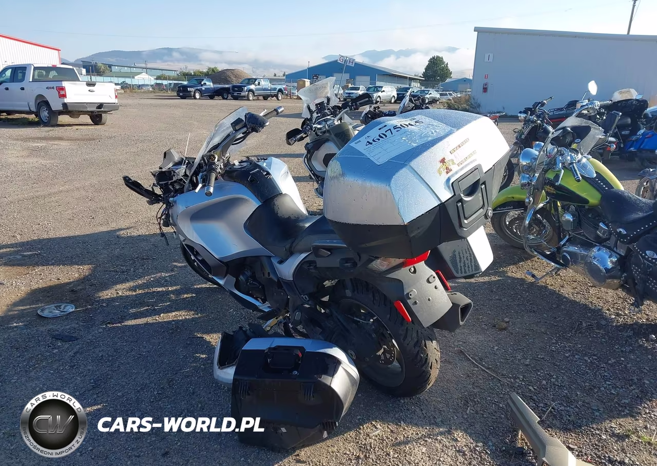 2013 Triumph Motorcycle Trophy Se VIN:SMTH02XK4DJ590940 - 3