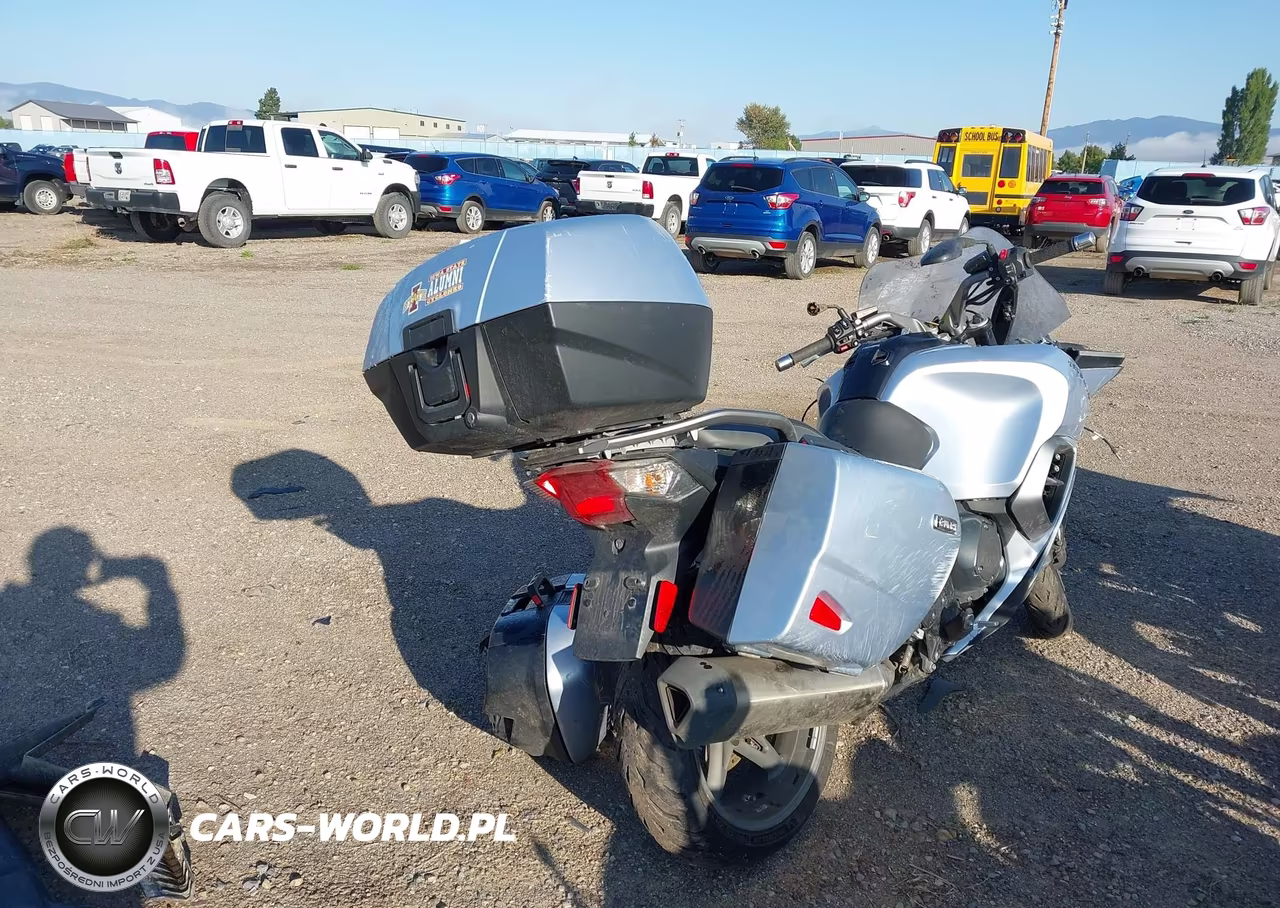 2013 Triumph Motorcycle Trophy Se VIN:SMTH02XK4DJ590940 - 4