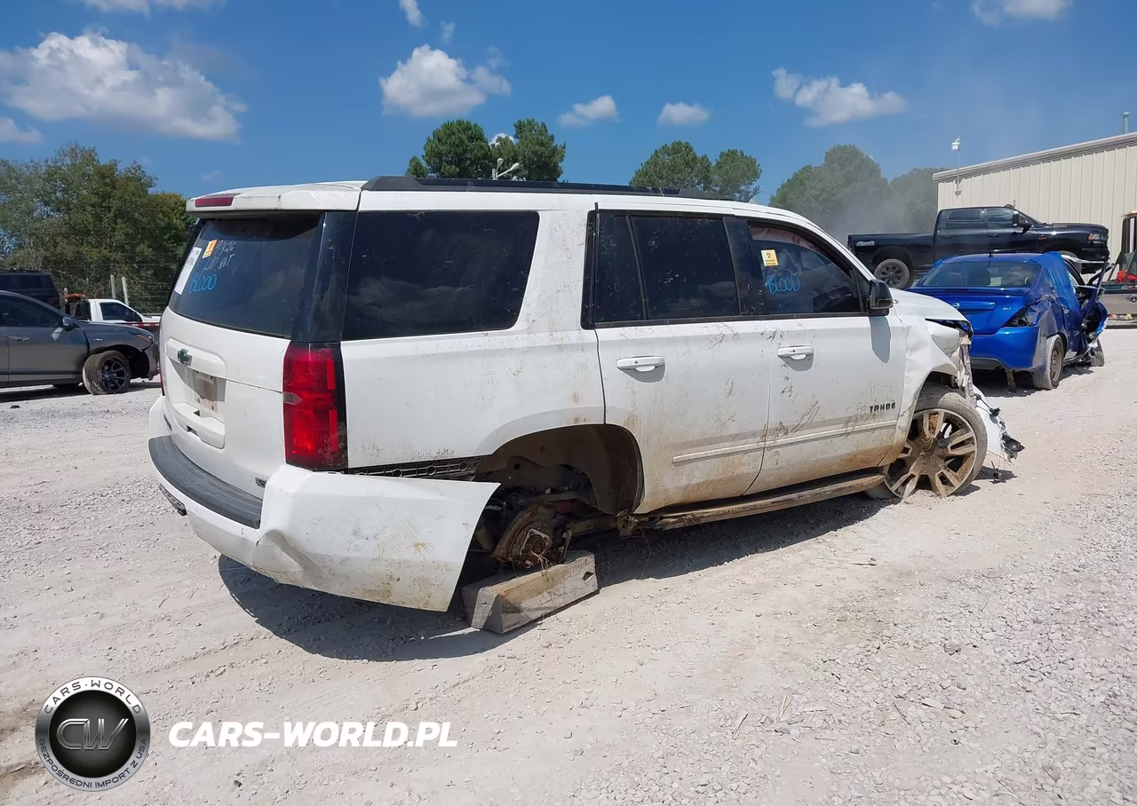 2018 Chevrolet Tahoe Premier VIN:1GNSCCKJ6JR276694 - 4