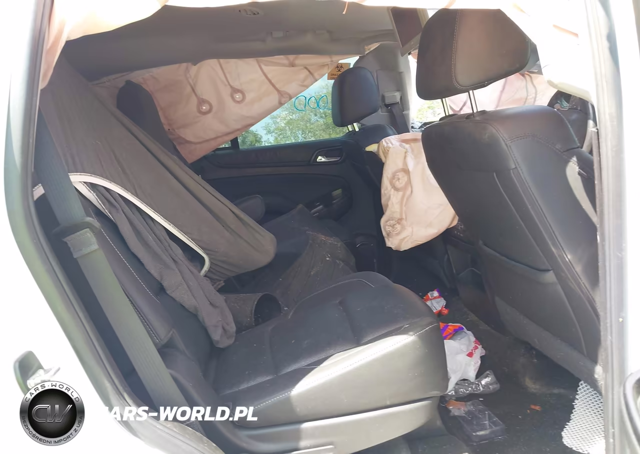 2018 Chevrolet Tahoe Premier VIN:1GNSCCKJ6JR276694 - 8