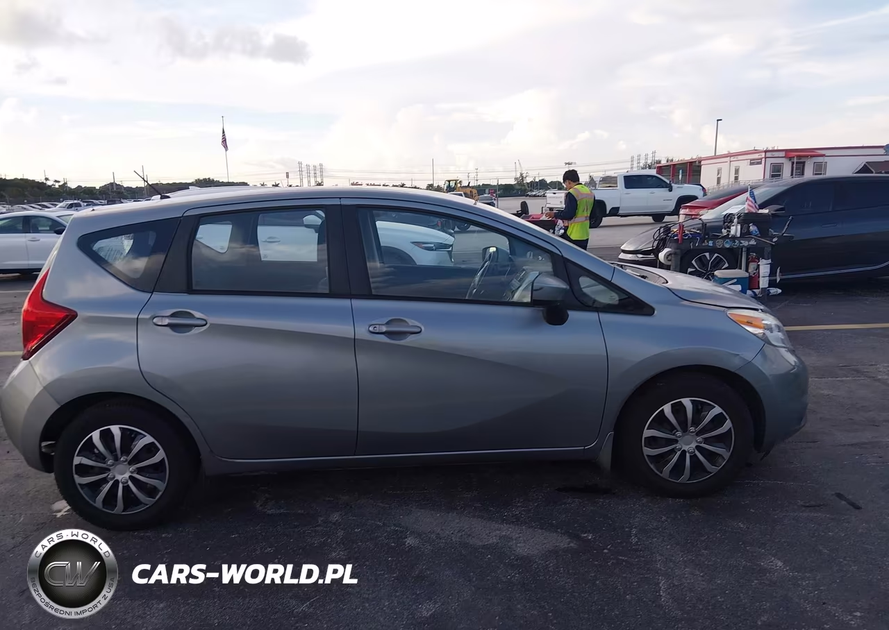 2015 Nissan Versa Note S Plus VIN:3N1CE2CP2FL362297 - 13