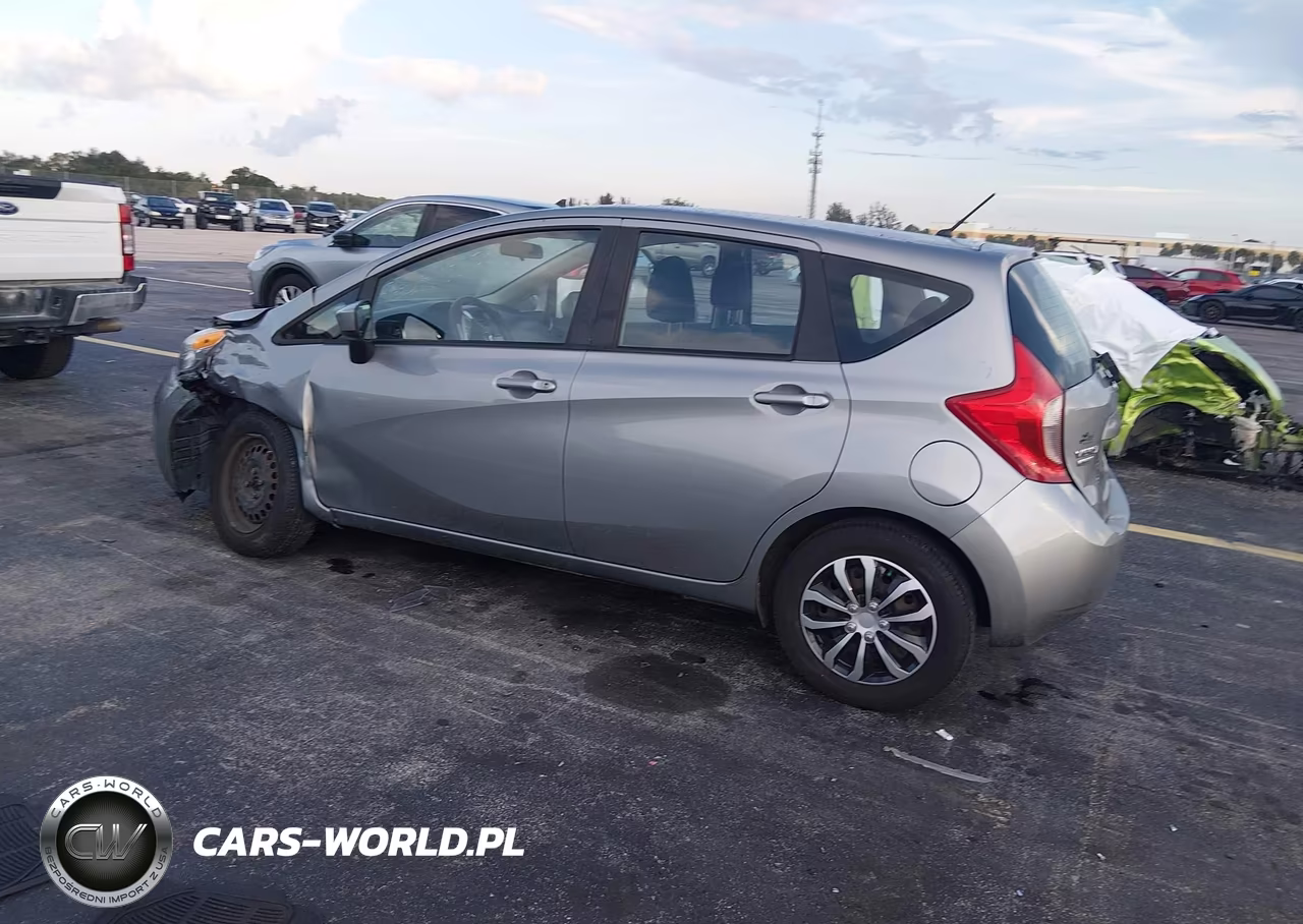 2015 Nissan Versa Note S Plus VIN:3N1CE2CP2FL362297 - 3
