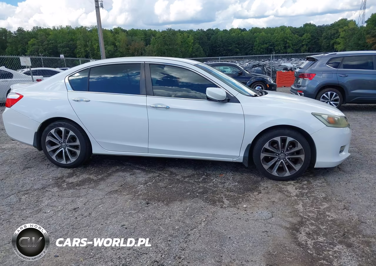 2015 Honda Accord Sport VIN:1HGCR2F57FA109464 - 13