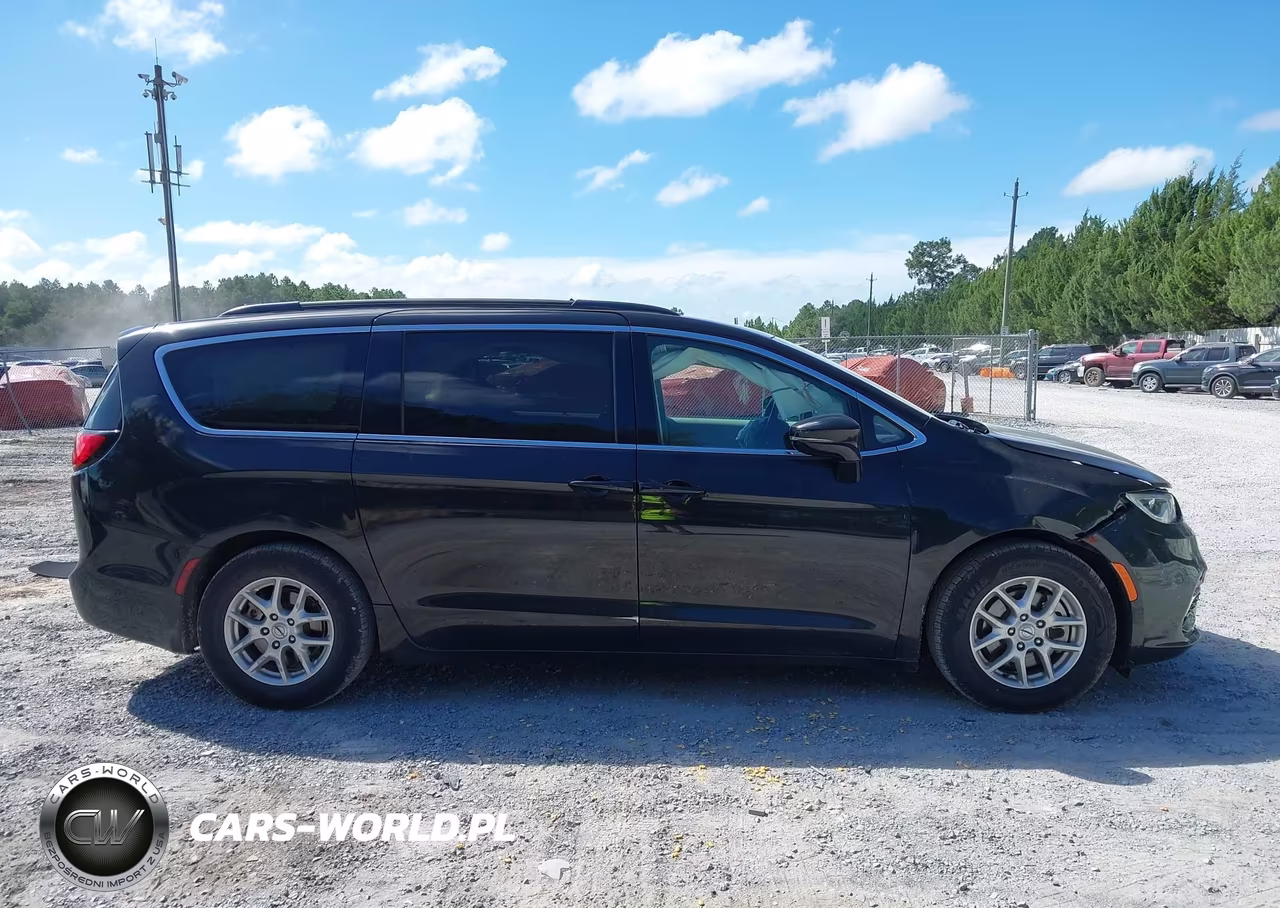 2022 Chrysler Pacifica Touring L VIN:2C4RC1BG5NR117908 - 13