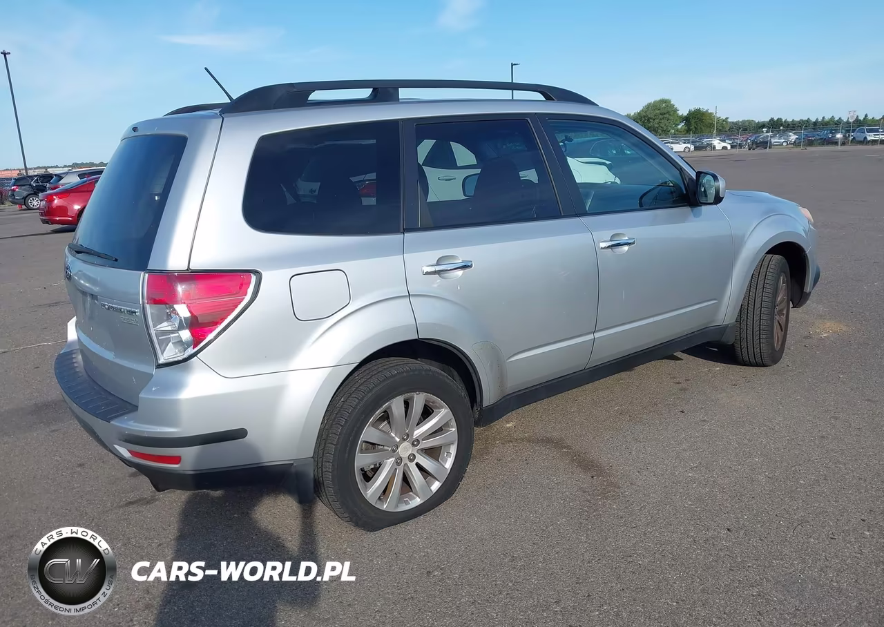 2011 Subaru Forester 2.5X Premium VIN:JF2SHADC5BH701053 - 4