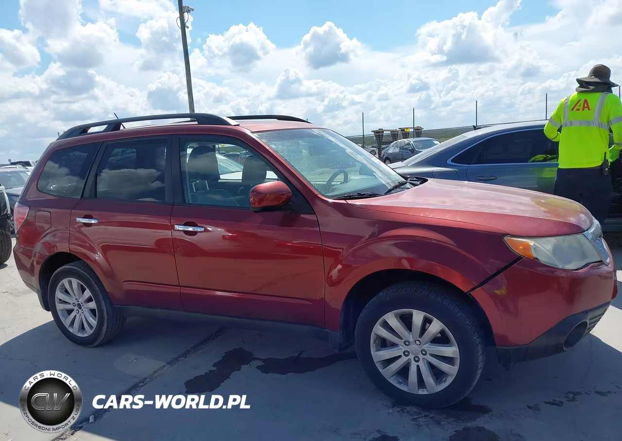 2013 Subaru Forester 2.5X Limited VIN:JF2SHAEC4DH403658 - 13