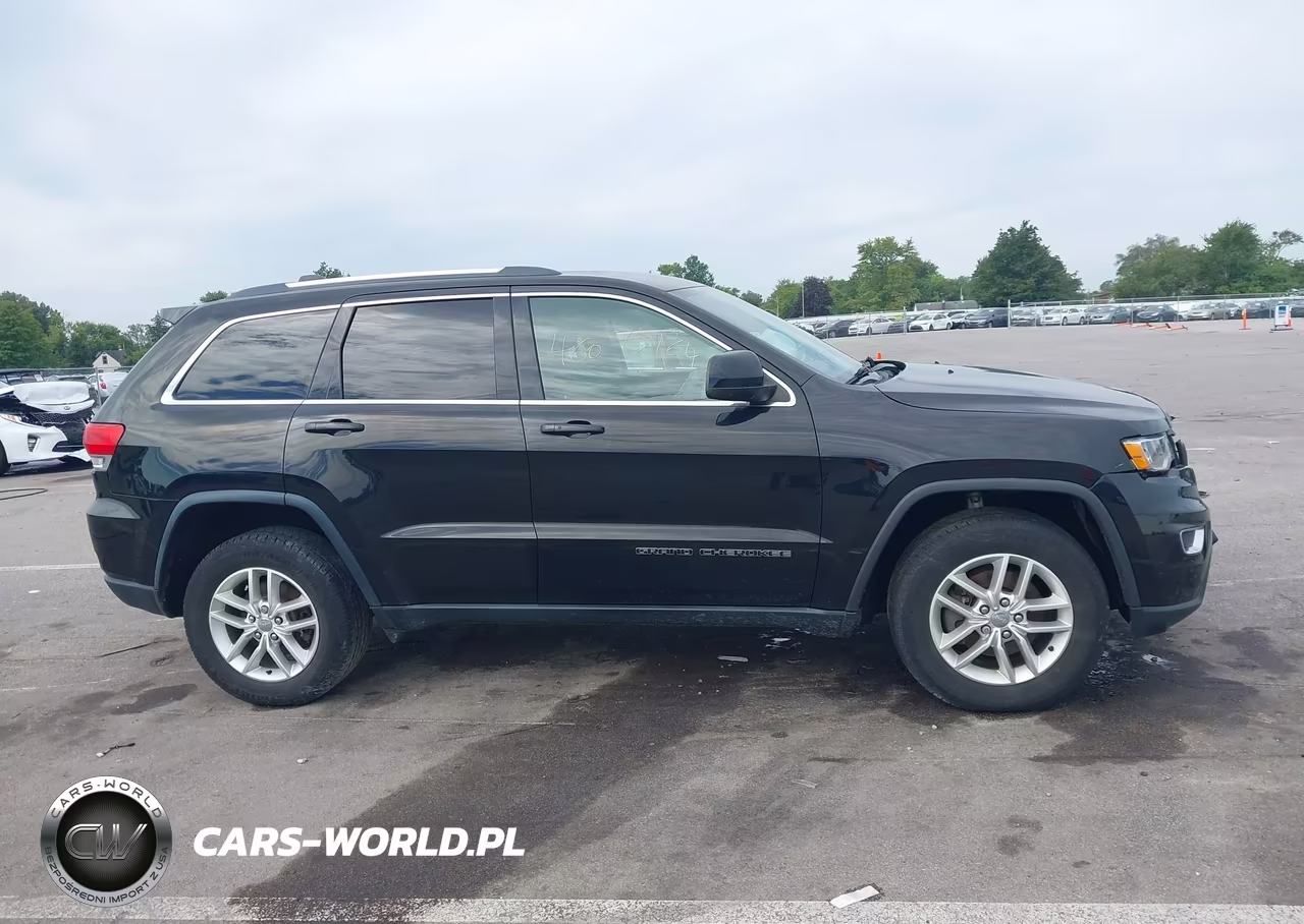 2017 Jeep Grand Cherokee Laredo 4X4 VIN:1C4RJFAG7HC711322 - 13