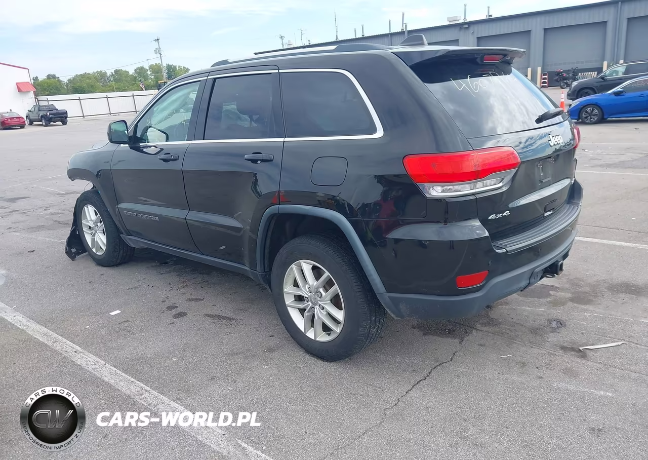 2017 Jeep Grand Cherokee Laredo 4X4 VIN:1C4RJFAG7HC711322 - 3